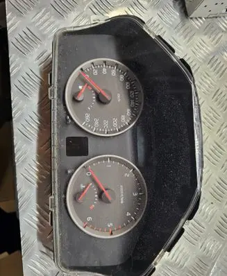 Volvo V50 Speedometer (instrument cluster) 30710071