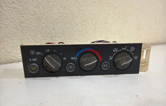 Chevrolet Suburban Climate control unit