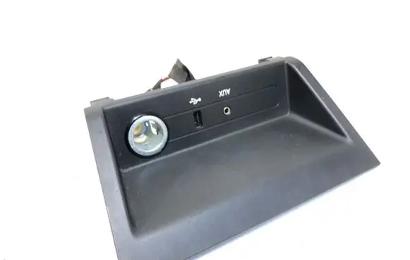 Skoda Fabia Mk3 (NJ) USB socket connector 6V0857367A