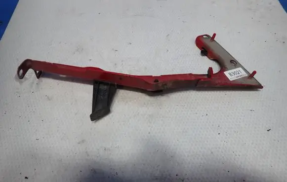 Audi A5 8T 8F Fender mounting bracket 8T0821135C 21101