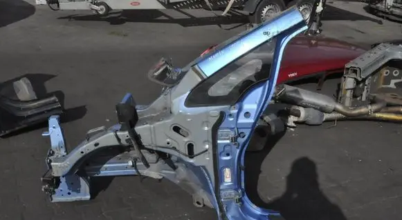 Nissan Leaf I (ZE0) Front quarter panel 