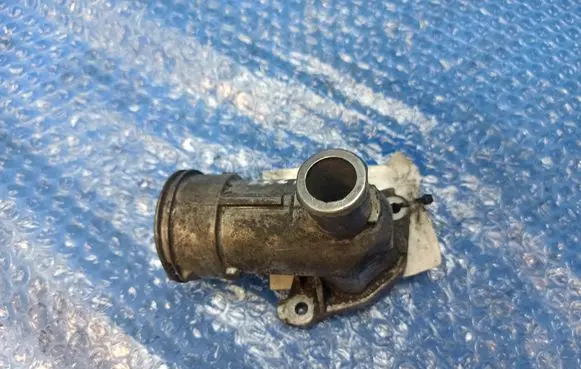 Mercedes-Benz S W221 Engine coolant pipe/hose A6422000056