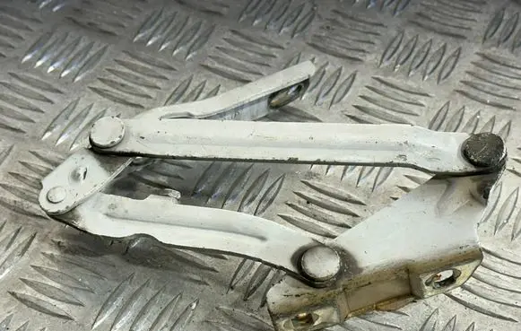 Mercedes-Benz Sprinter W901 W902 W903 W904 Engine bonnet/hood hinges 9067500121 0003