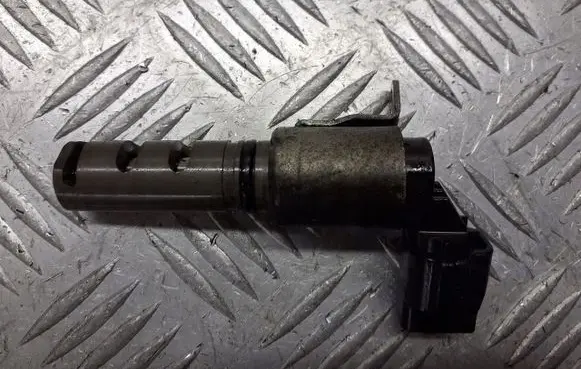 Toyota Auris 150 Camshaft position sensor 3370205020