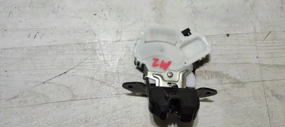 Mazda 2 Tailgate/trunk/boot lock/catch/latch