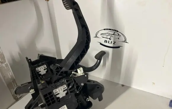 Opel Meriva B Pedal assembly 13362473 00201399