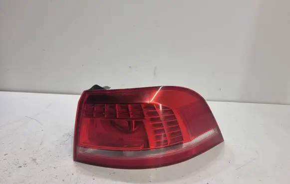 Volkswagen PASSAT B7 Rear/tail lights