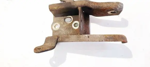 Mitsubishi Space Star Engine mounting bracket