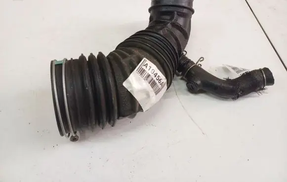 Toyota Avensis T250 Air intake hose/pipe 178800R010 17880-0R010