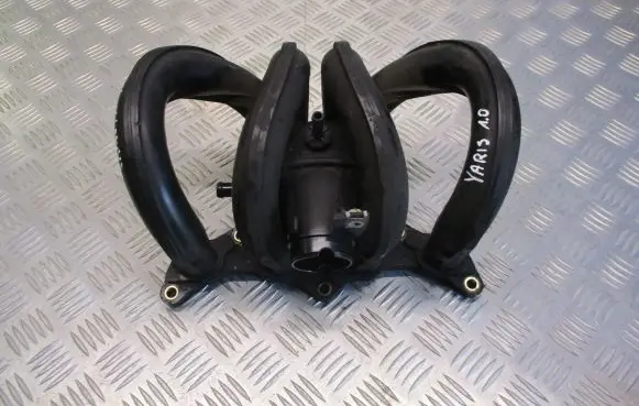 Toyota Yaris Intake manifold