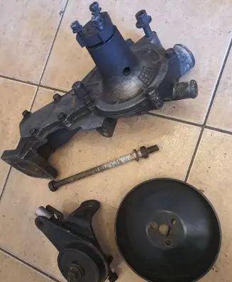 Chrysler Voyager Water pump 24861 05111 4316738