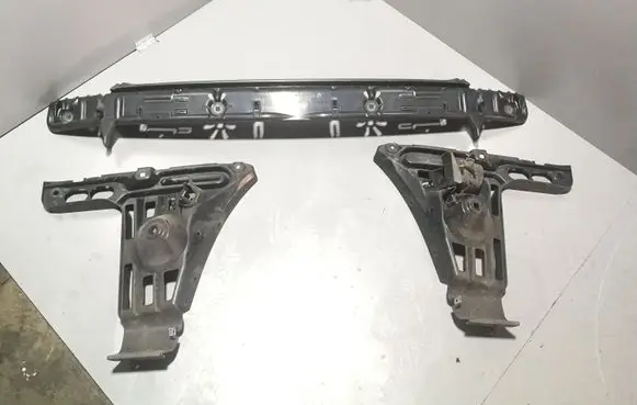 BMW 6 E63 E64 Rear bumper mounting bracket 7038195 7008839