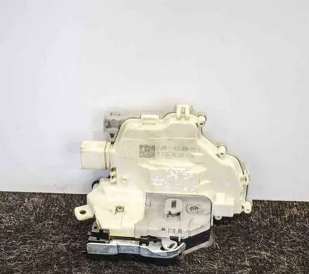 Audi A4 S4 B9 8W Rear door lock 4G0839015F