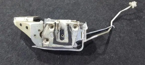 Mazda 323 F Front door lock