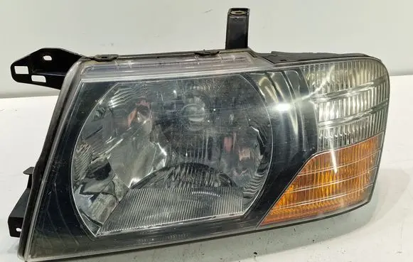 Mitsubishi Pajero Headlight/headlamp