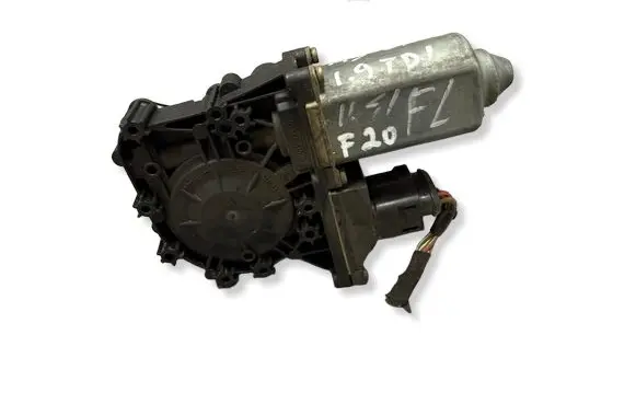 Audi A3 S3 8L Front door window regulator motor 8L4959801C