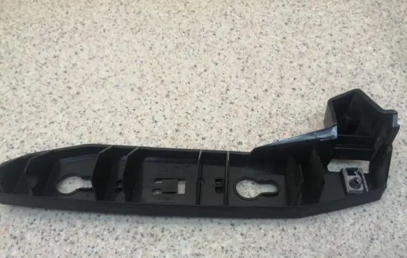 Opel Corsa F Front bumper mounting bracket 9829543880A