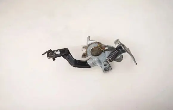 Toyota Avensis Verso Fuel tank opening switch 