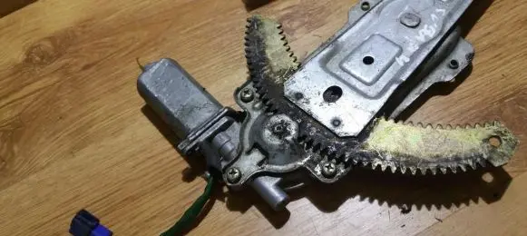 Subaru Legacy Front door window regulator motor