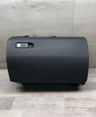 Mercedes-Benz E W212 Glove box A2126800091 7517457 V6203F374