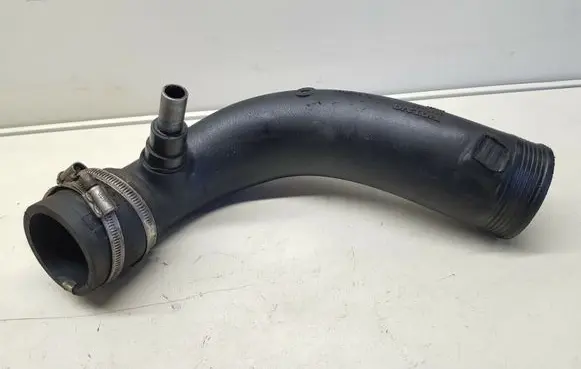 Volvo XC70 Intercooler hose/pipe 30714480