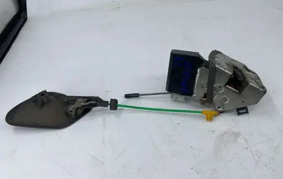 BMW 5 E39 Rear door lock 40620751 8352165 6711