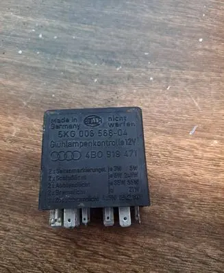 Audi A8 S8 D2 4D Other relay 4B0919471 5KG00656804