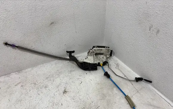 Mercedes-Benz B W246 W242 Front door lock 0004421531
