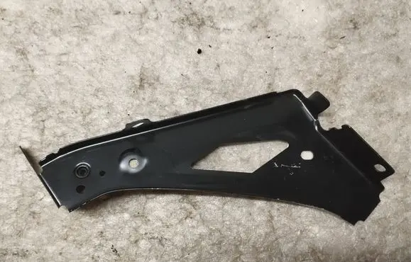 Peugeot 308 Fender mounting bracket 9677006480