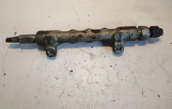 Toyota Avensis T250 Fuel main line pipe