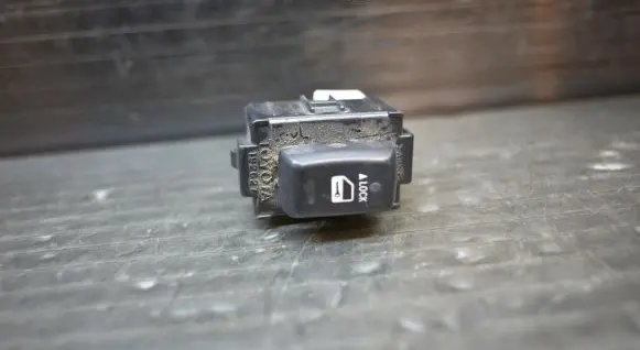 Lexus IS 220D-250-350 Electric window control switch 192627