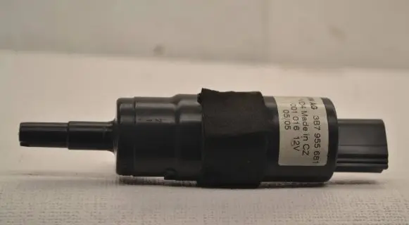 Audi A6 S6 C6 4F Headlight washer pump 3B7955681 001016