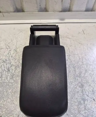 Volkswagen Golf VII Armrest