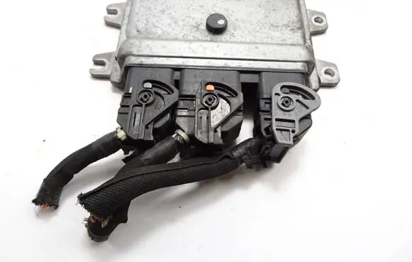Nissan Qashqai Engine control unit/module MEC932110