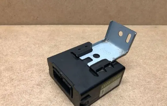 Toyota Corolla E120 E130 Air conditioner control unit module 8865052100 2773000751