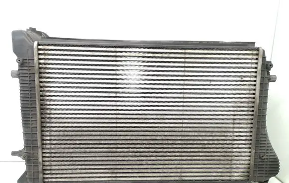 Skoda Octavia Mk2 (1Z) Intercooler radiator 1K0145803J