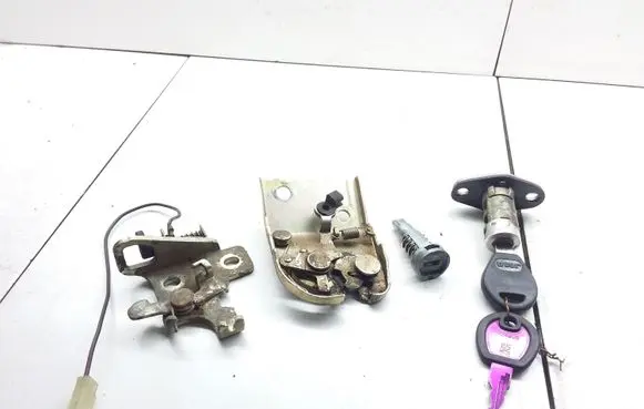 Subaru Legacy Tailgate/trunk/boot lock/catch/latch