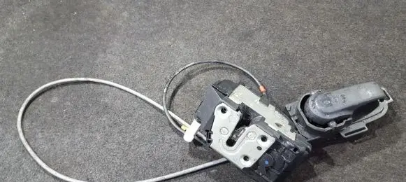 Nissan Note (E11) Front door lock 5010800006