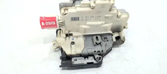 Volkswagen PASSAT B7 Front door lock 3C1837015A