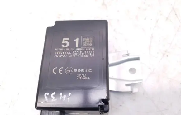 Toyota Auris E180 Tire pressure control unit 8976002151 MB1584003430