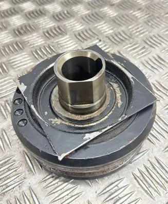 Nissan Patrol Y61 Crankshaft pulley 123032W204