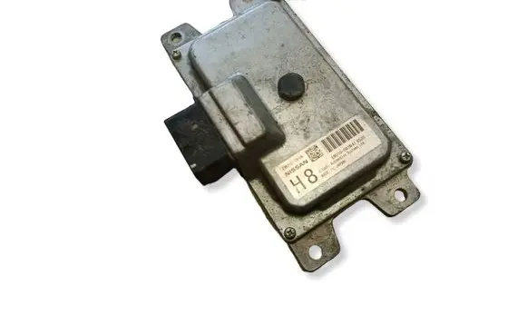 Nissan Juke I F15 Engine control unit/module EMU10081N