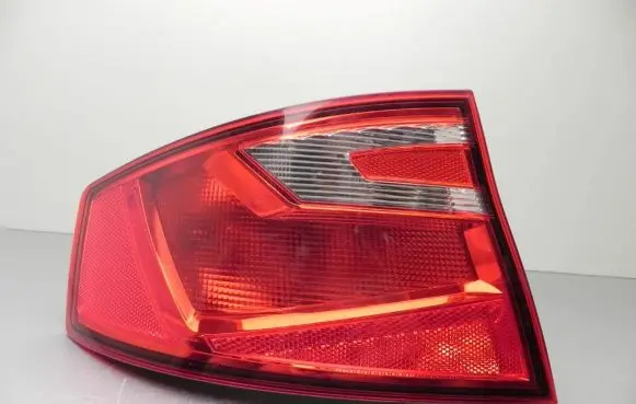 Seat Toledo IV (NH) Rear/tail lights 6JH945095B A650