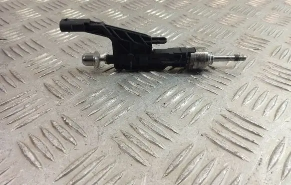 BMW X1 F48 F49 Fuel injector 8656548