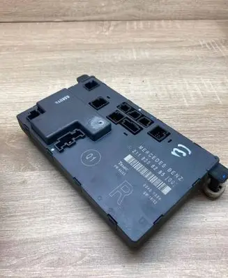 Mercedes-Benz E W211 Door control unit/module 2118208285