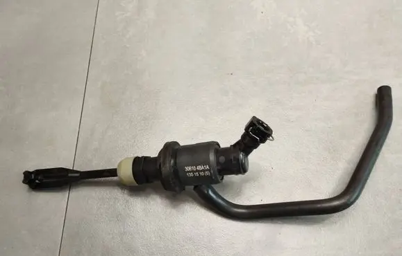 Renault Kadjar Clutch slave cylinder 306104BA1A 1351510
