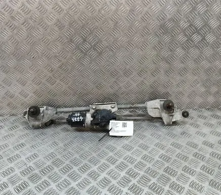 Nissan NP300 Front wiper linkage and motor 2881555G00
