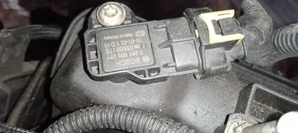 Opel Astra J Air pressure sensor 0281006077 55568175