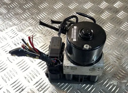 Volvo V50 ABS Pump 30793903 30793901