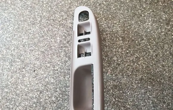 Volkswagen PASSAT B6 Front door window switch trim 3C1867171B